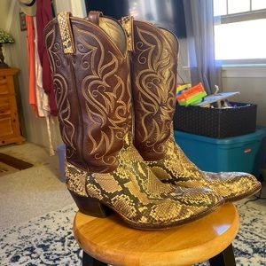 Cowboy boots 10D